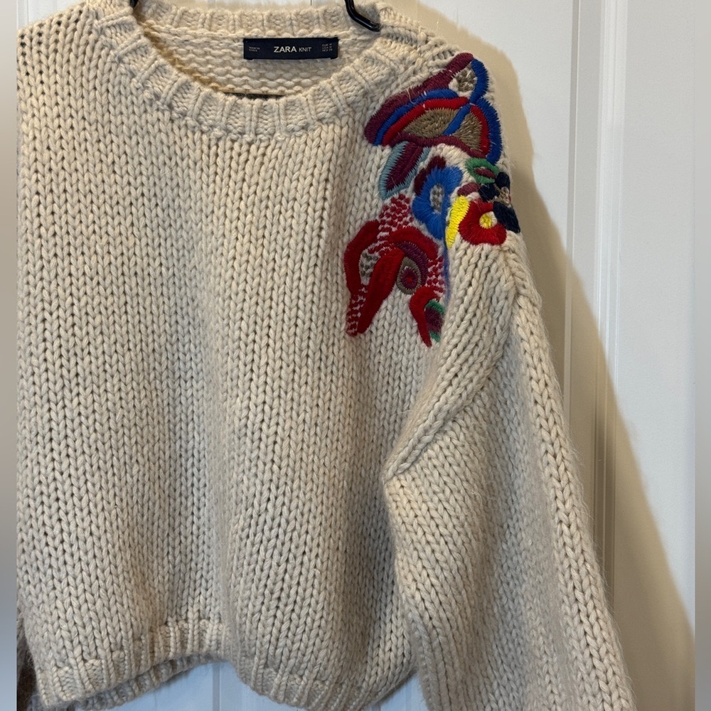 Zara Multicolor Embroidered‎ Cream Sweater - Picture 4 of 10